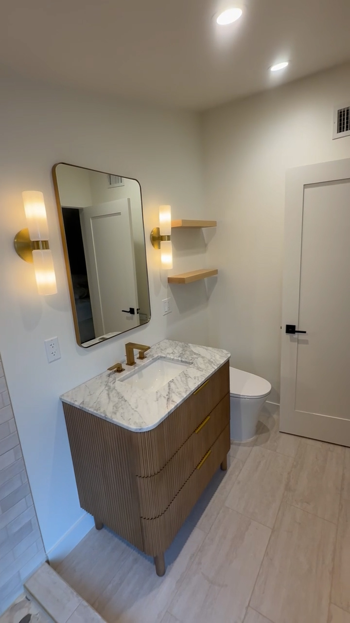 Modern Lemay Bathhroom - Image 4
